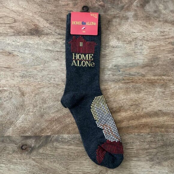 5/$20 NEW Adult Home Alone Christmas Socks - Picture 1 of 3